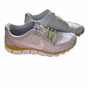 NIKE Free Run 5.0 Womens Size 9.5 Running Shoes Grey Green White